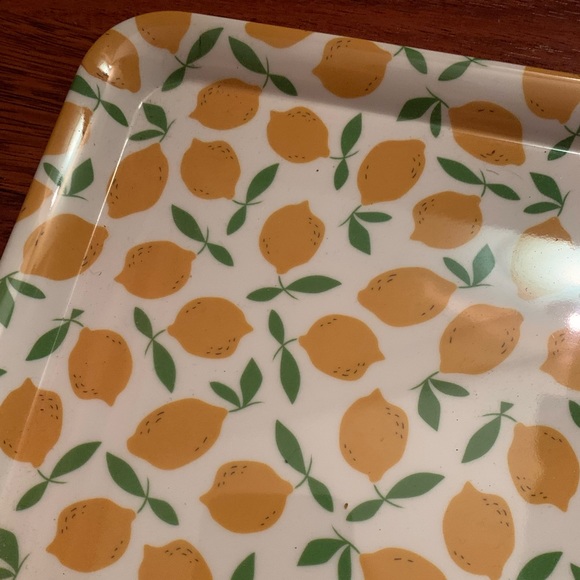 Patterned plastic tray - Picture 2 of 3